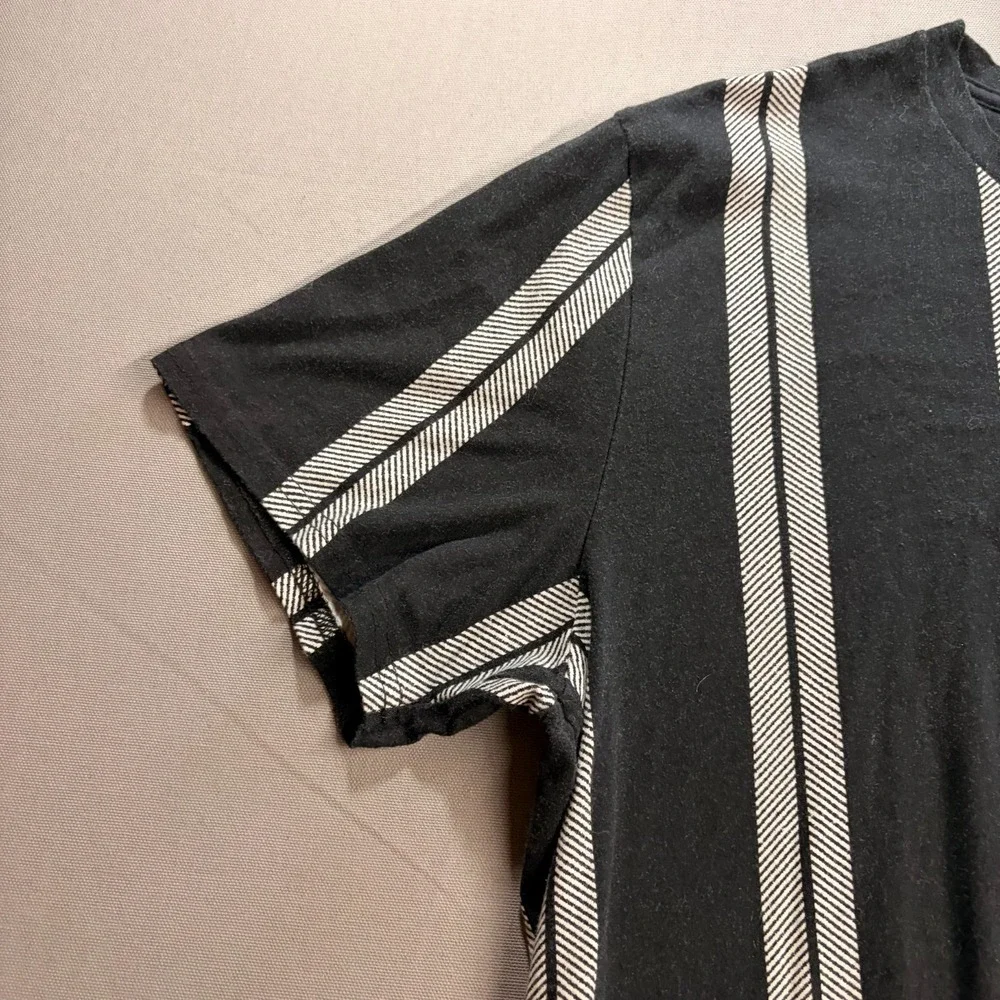 Hollister Mens XL Black Gray Vertical Stripe Script Logo Cotton T Shirt